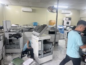 Kỹ thuật viên sửa máy photocopy Canon